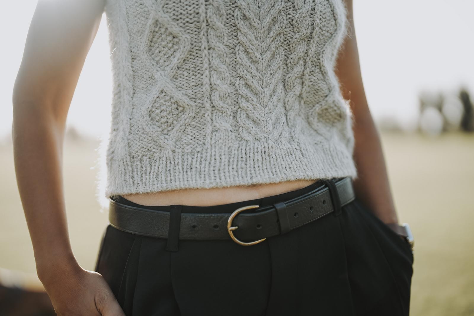 Красивый узор с косами спицами