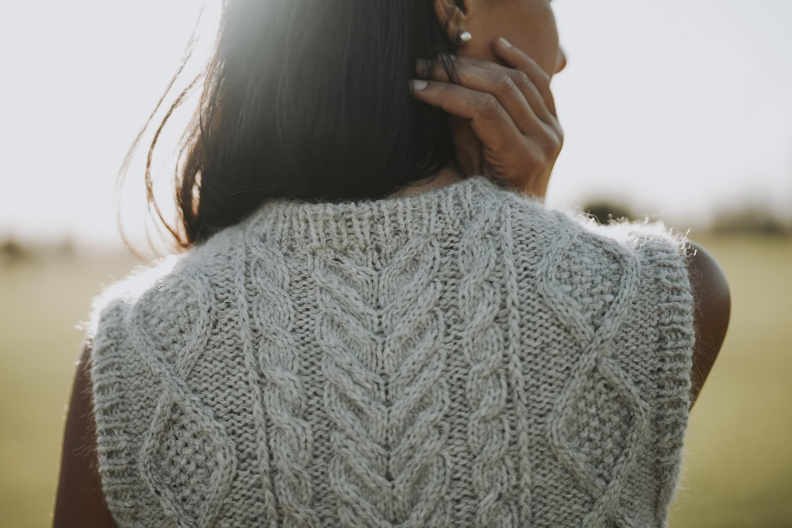 Жилет спицами без швов