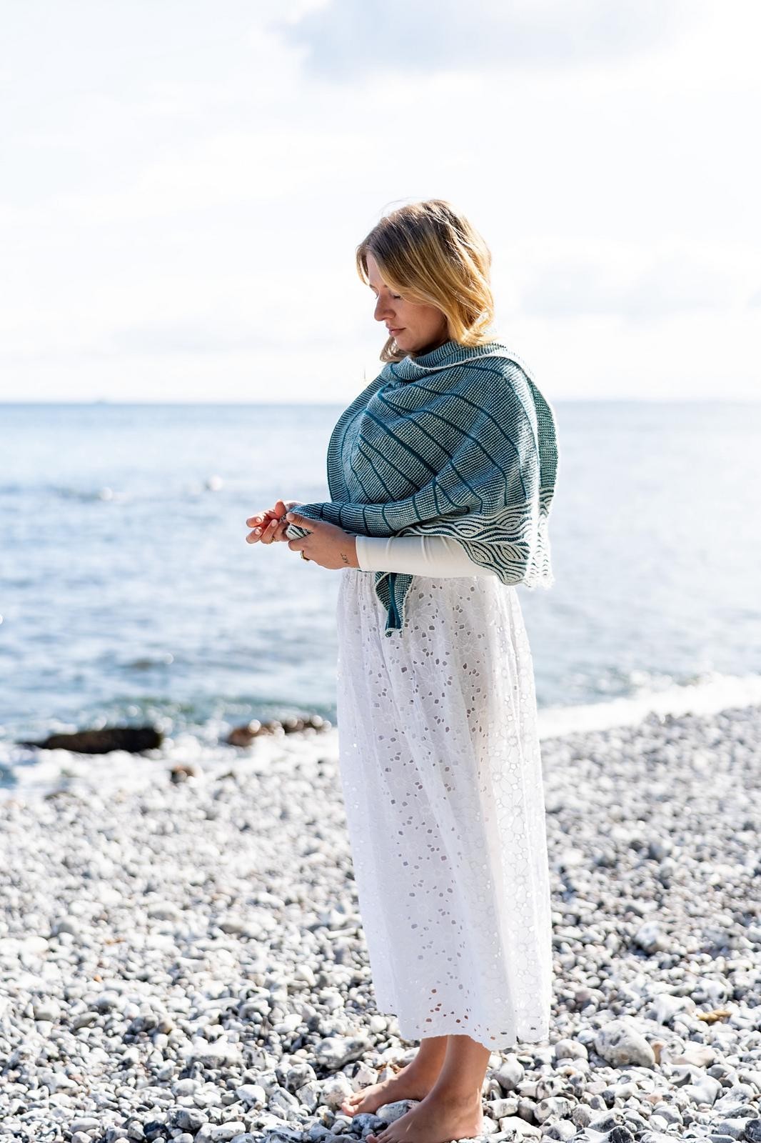 Шаль спицами узором бриошь поперек