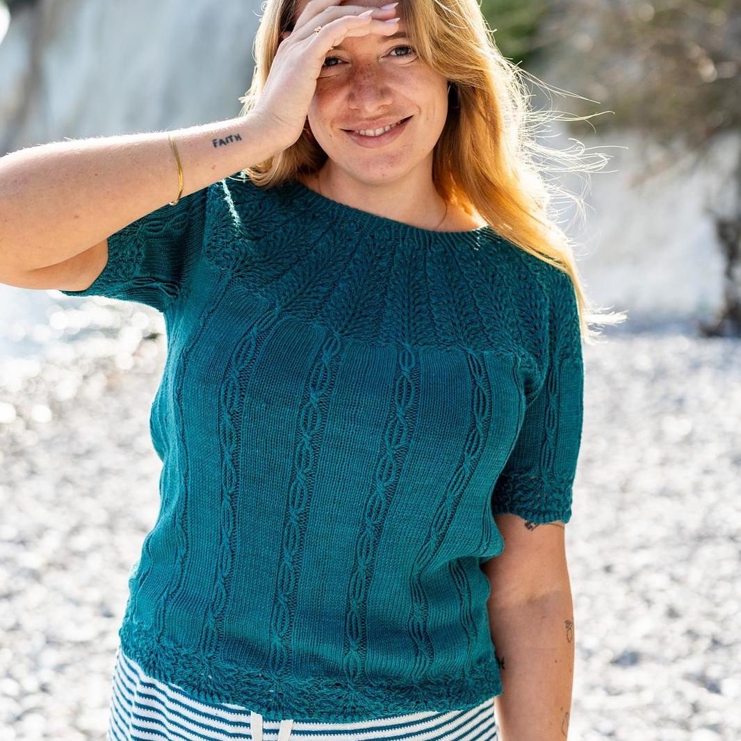 Футболка спицами с ажурной кокеткой Palm Oasis