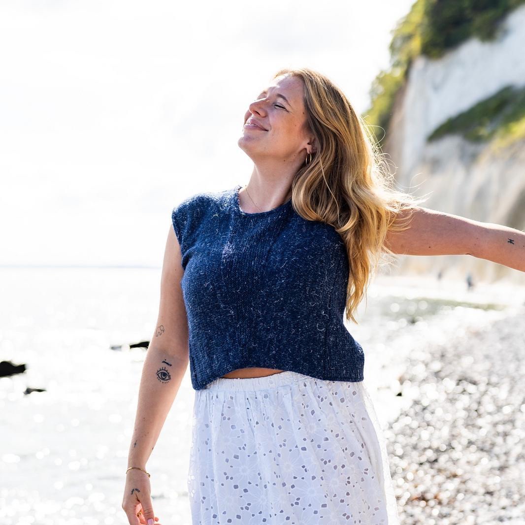 Топ, связанный спицами поперек без швов Ruegen