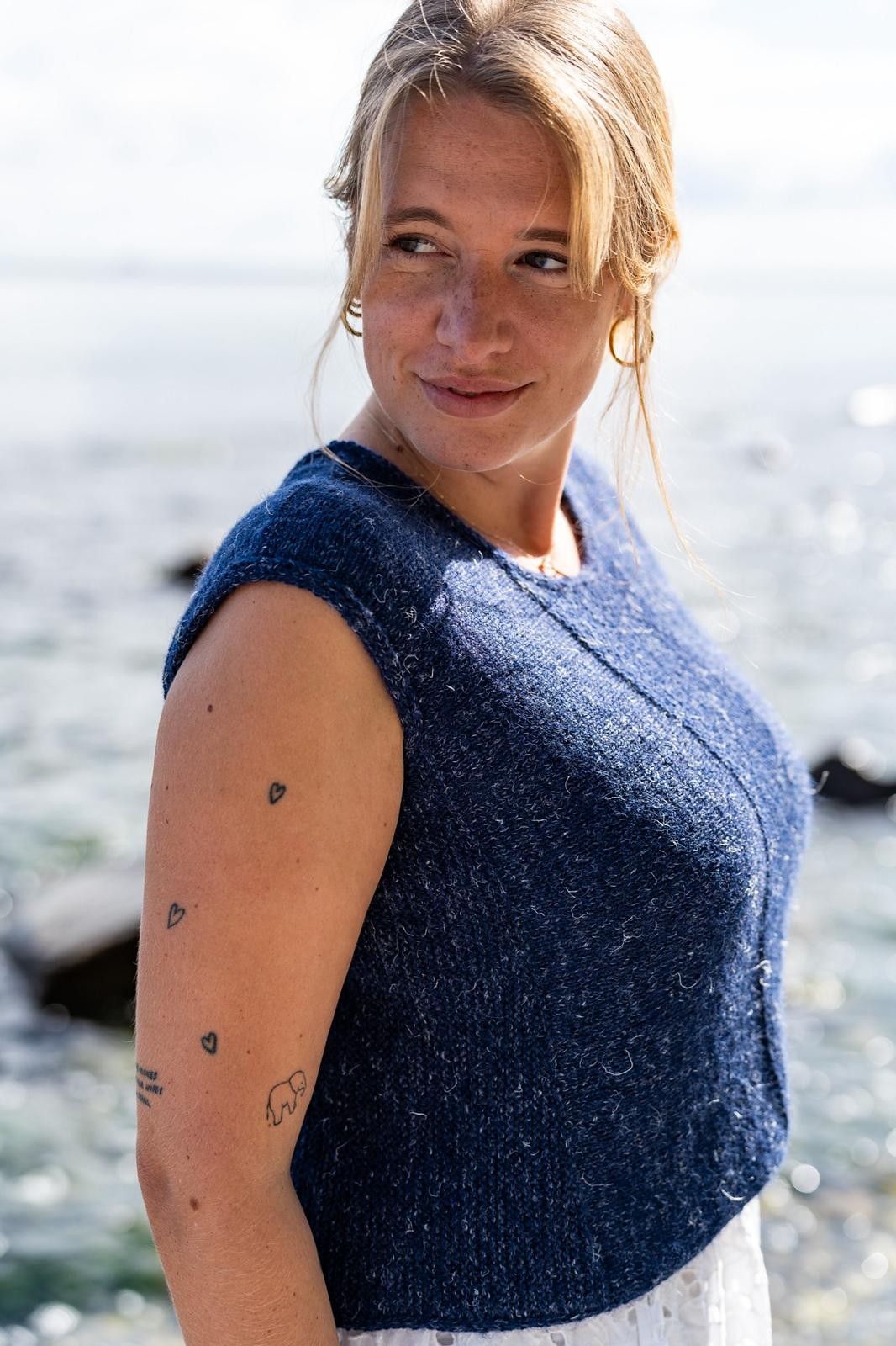 Топ спицами лицевой гладью