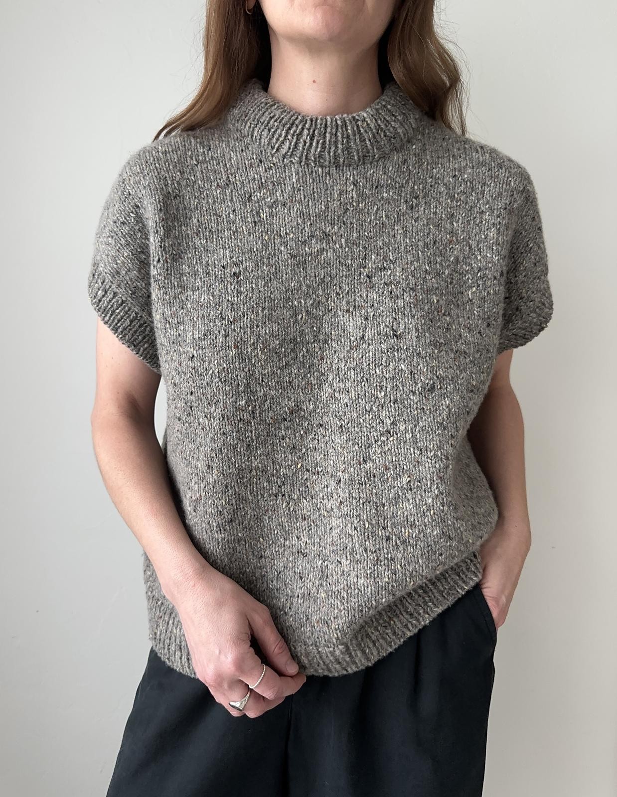 Модный жилет спицами из мериносовой шерсти