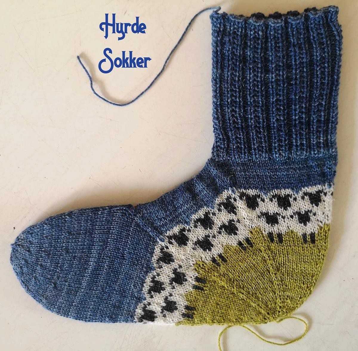 Носки спицами по кругу без швов