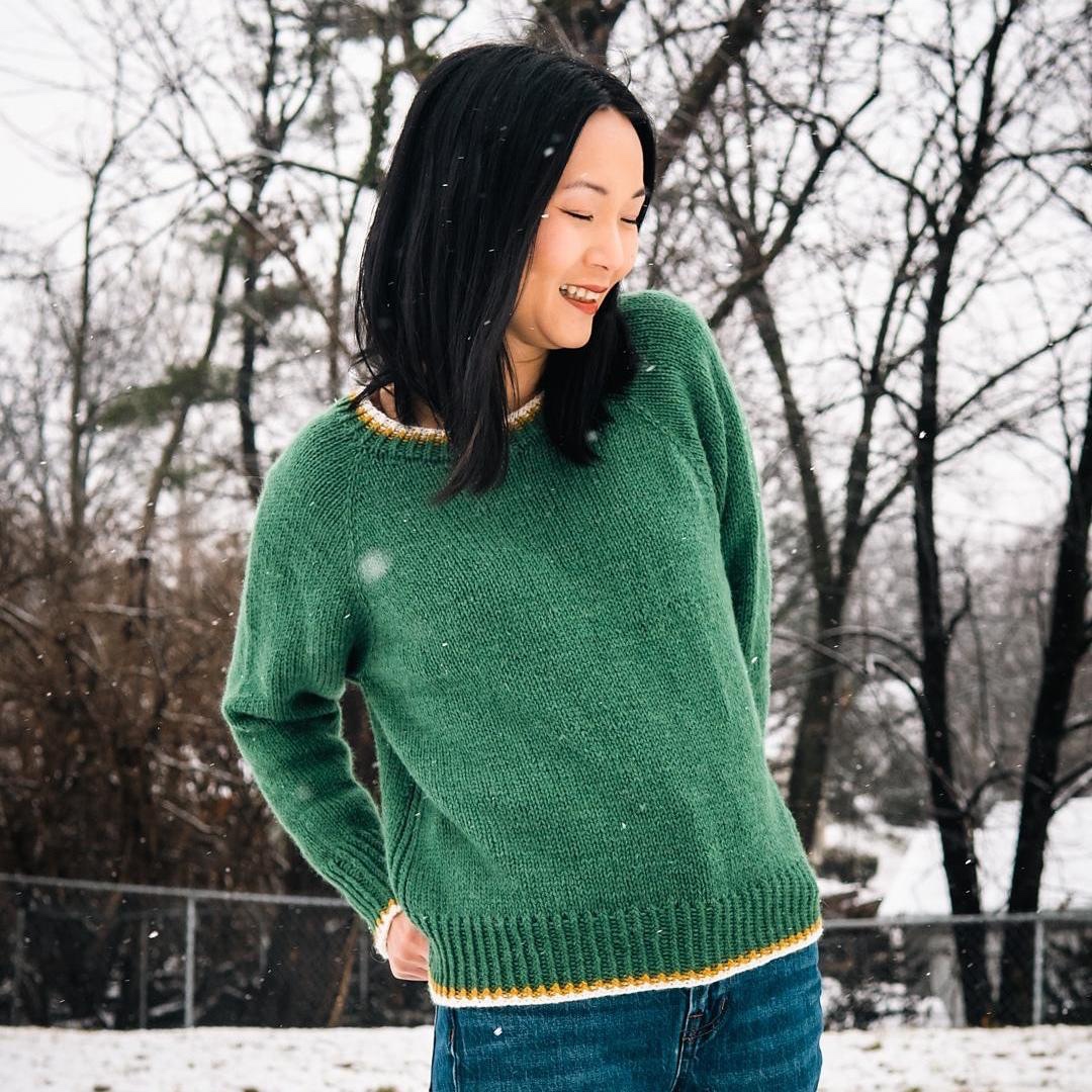 Пуловер с полосками спицами Coloring Book Raglan