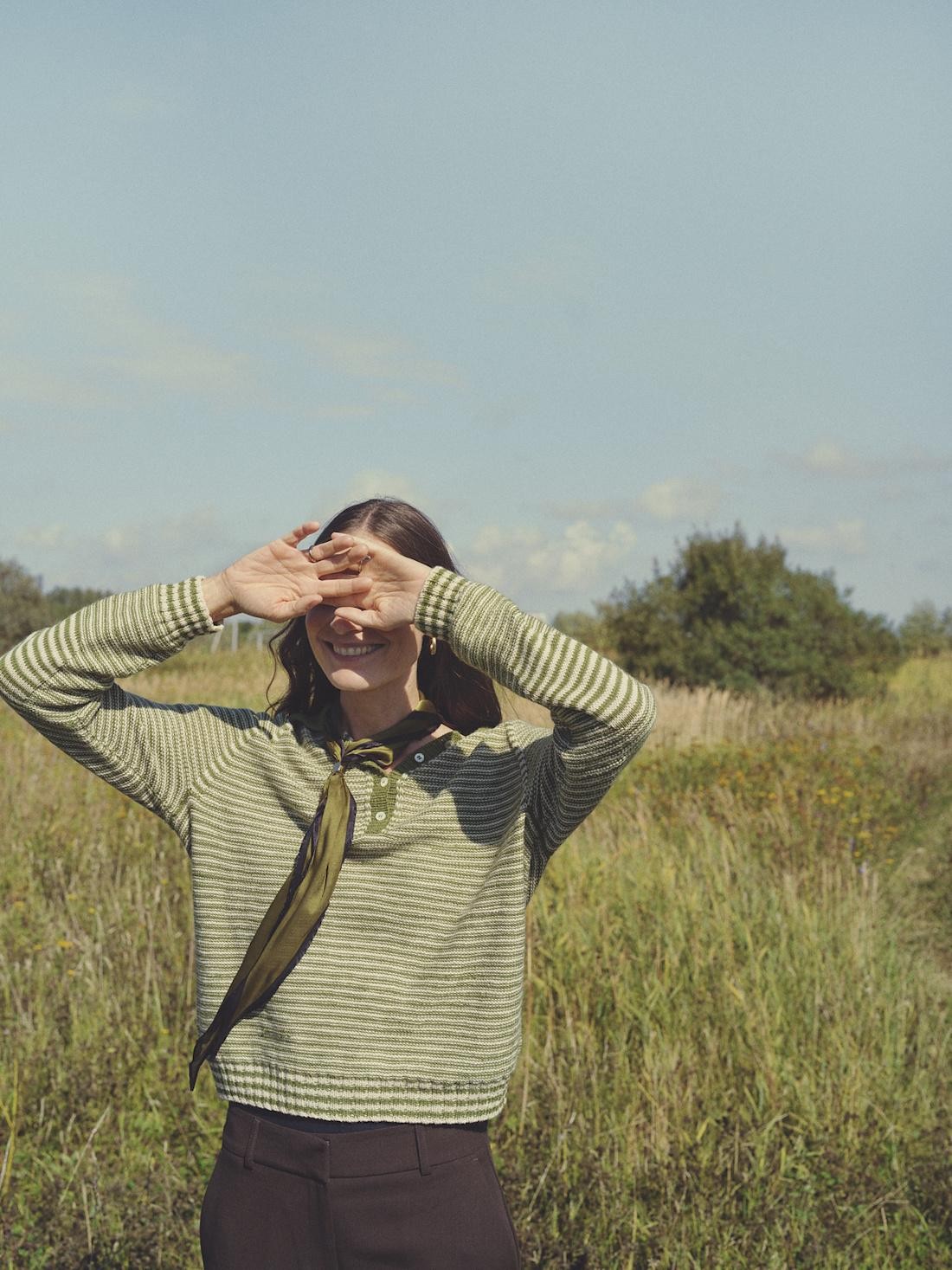 Настоящий весенний пуловер с полосками