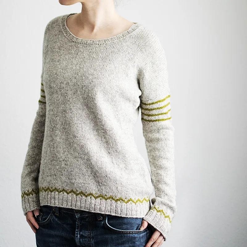 Женский пуловер с приталиванием спицами