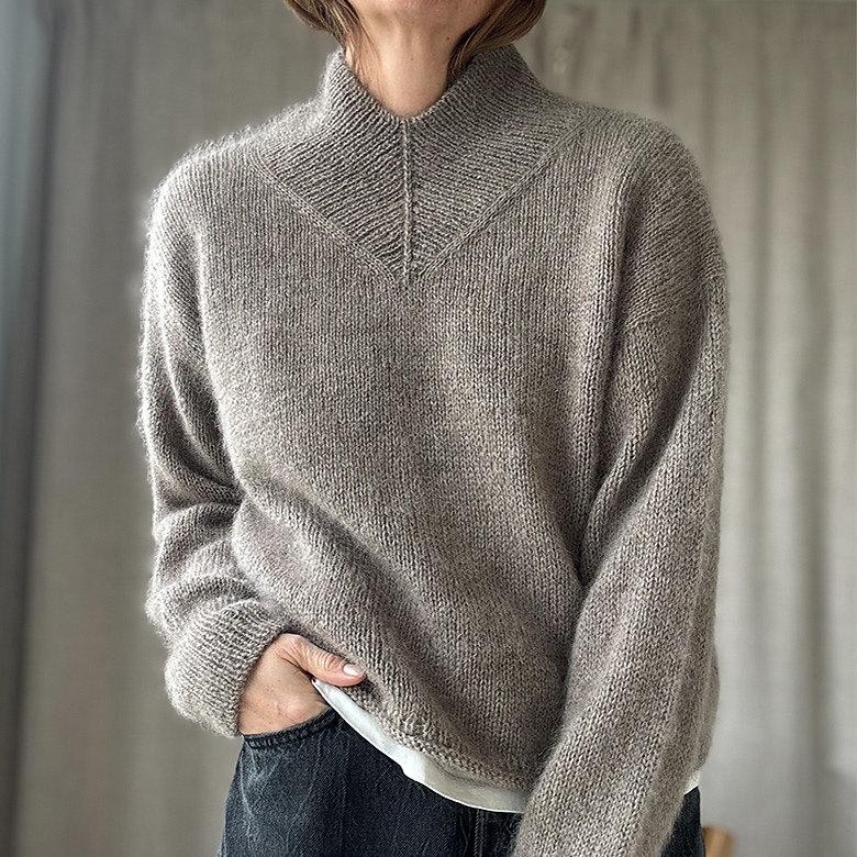 Свитер с высокой V горловиной спицами сверху High V Loop Sweater