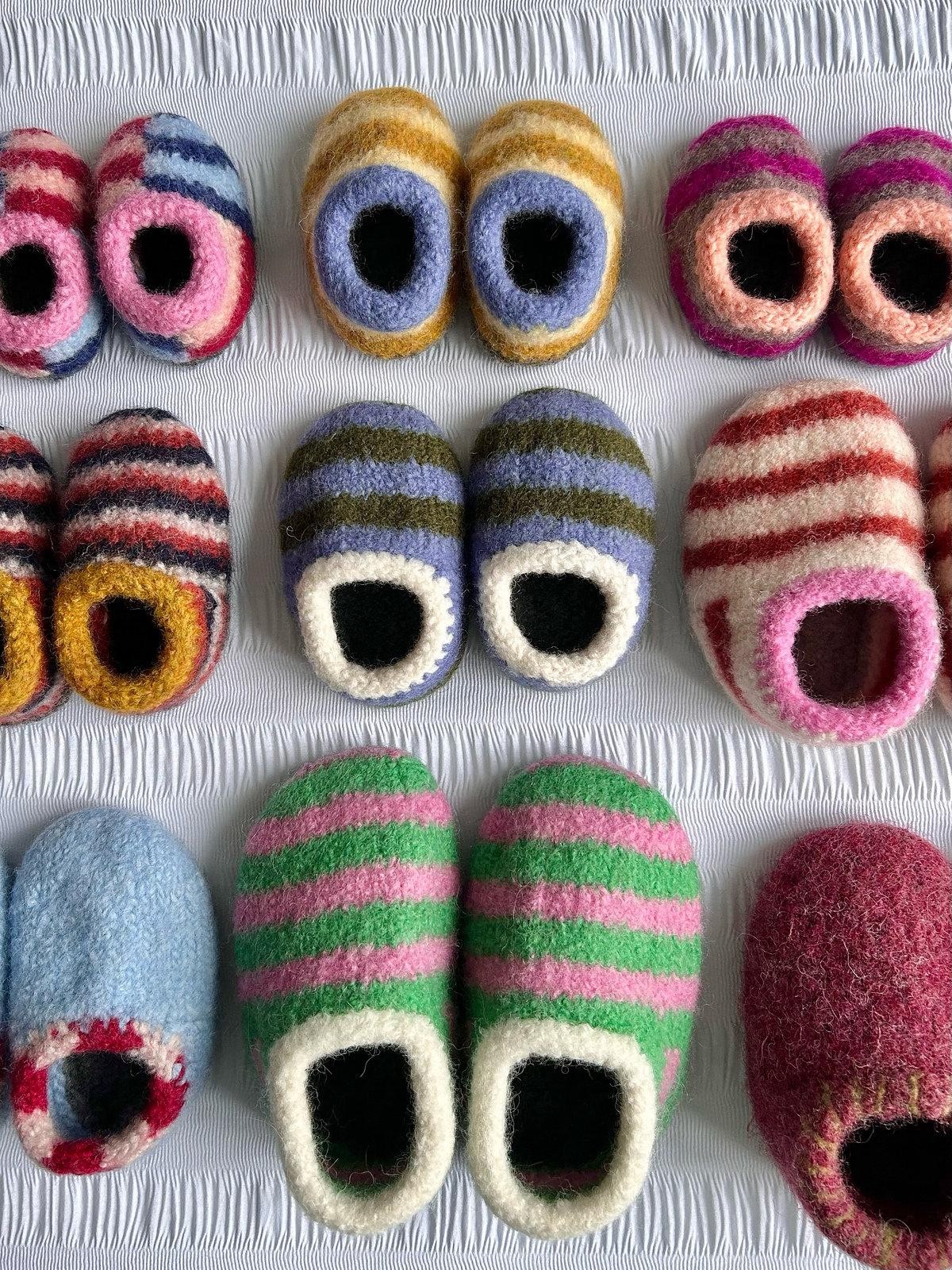 Связать спицами и свалять детские тапочки, описание