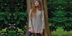 Модный длинный пуловер спицами для девушек и женщин
