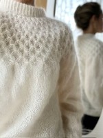 Вязаный мохеровый свитер с буфами