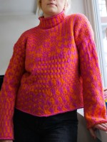 Женский жаккардовый свитер спицами