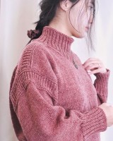 Вязаный свитер с японским плечом