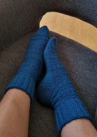 Текстурные носки спицами