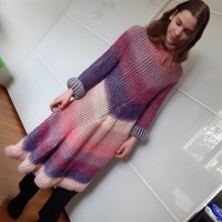Вязаное платье двухцветной бриошью