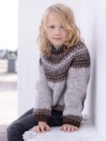 Вязаный детский пуловер спицами