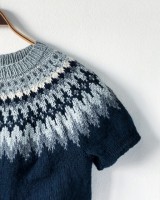 Жаккардовый пуловер спицами с коротким рукавом