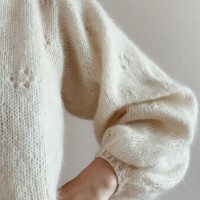 Мохеровый пуловер спицами