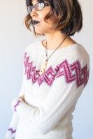 Пуловер с круглой жаккардовой кокеткой спицами