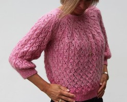 Мохеровый ажурный пуловер спицами