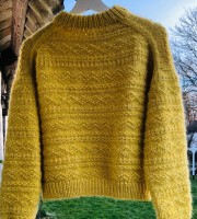 Текстурный оверсайз пуловер спицами