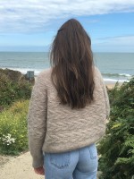 Вязаный пуловер с теневым узором