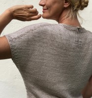 Пуловер с ребристым узором по боковым сторонам