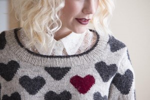 Пуловер с круглой горловиной и контрастными резинками