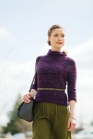 Женственный пуловер с воротником-стойкой
