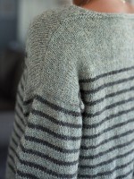 Полосатый пуловер как носить