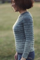 Пуловер, связанный градиентом из вручную окрашенной нити