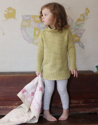 Детский свитер спицами для девочек от 2 до 10 лет регланом сверху