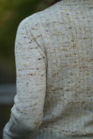 Базовый пуловер с плечом-погоном
