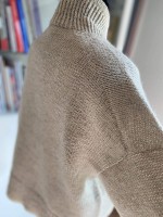 Стильный пуловер с шалевым воротником
