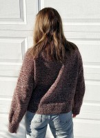 Стильный пуловер с японским плечом