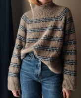 Сттильный свитер спицами