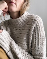 Стильный свитер-оверсайз спицами