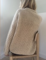 Стильный свитер-оверсайз спицами