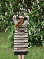 Длинное платье вязаное спицами