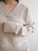 Пуловер с V горловиной сверху спицами