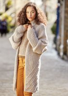 Вязаное пальто из толстой пряжи спицами для женщин