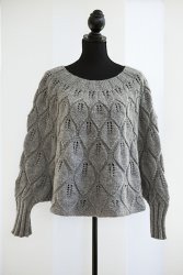 Пуловер пончо с листьями спицами с описанием