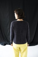 Пуловер с укороченным передом с описанием для девушек и полных женщин