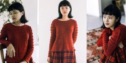 Женский пуловер с присборенным полосатым узором
