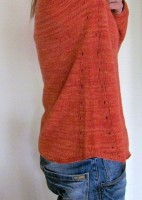 Модная модель свободного женского пуловера