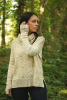 Свободный вязаный свитер женский спицами