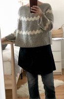 Пуловер с круглой кокеткой и жаккардом от дизайнера Melissa Clulow