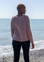 Описание вязания спицами женского пуловера с круглой кокеткой