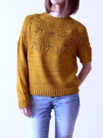 Пуловер с круглой цветочной кокеткой Yurinoki