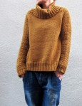 Пуловер спицами Cowl-Neck Raglan